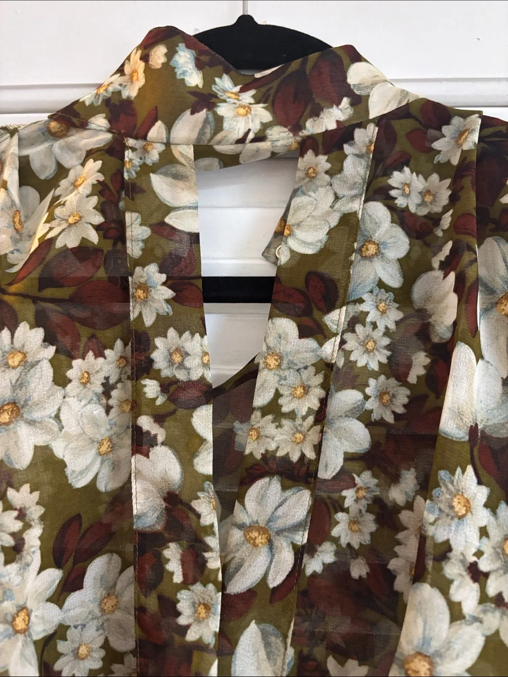 Zara Olive and Cream Floral Cropped Blouse